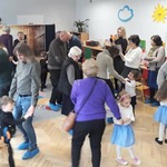 Taniec z babcią i dziadkiem